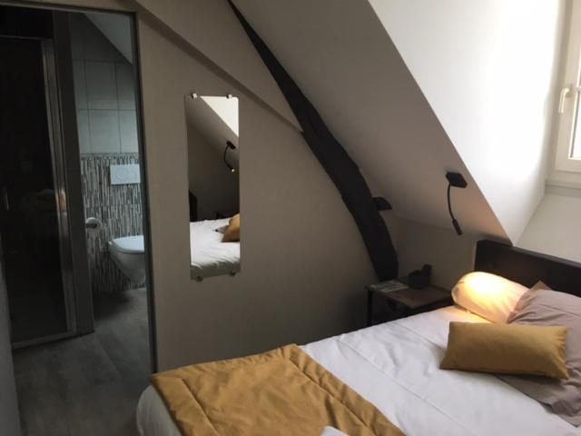 Le Relais Ξενοδοχείο Saint-Quentin-les-Anges Εξωτερικό φωτογραφία