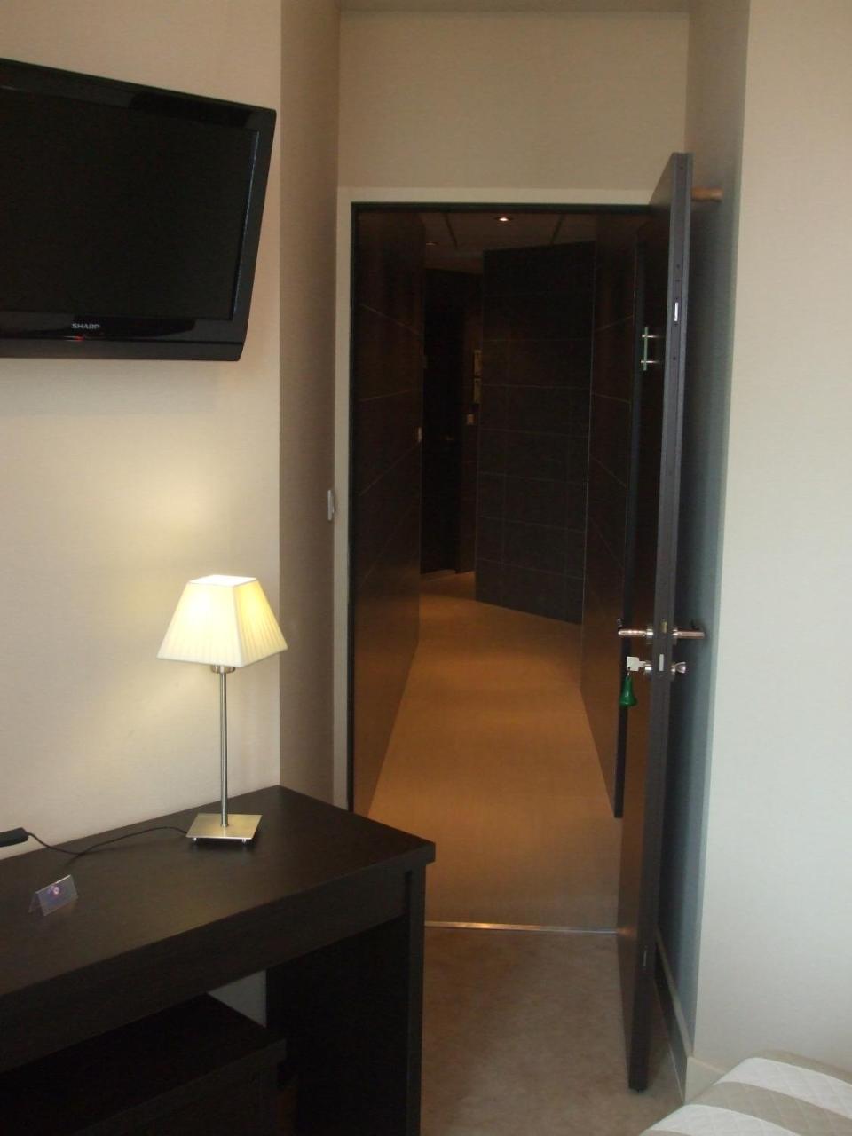 Le Relais Ξενοδοχείο Saint-Quentin-les-Anges Εξωτερικό φωτογραφία