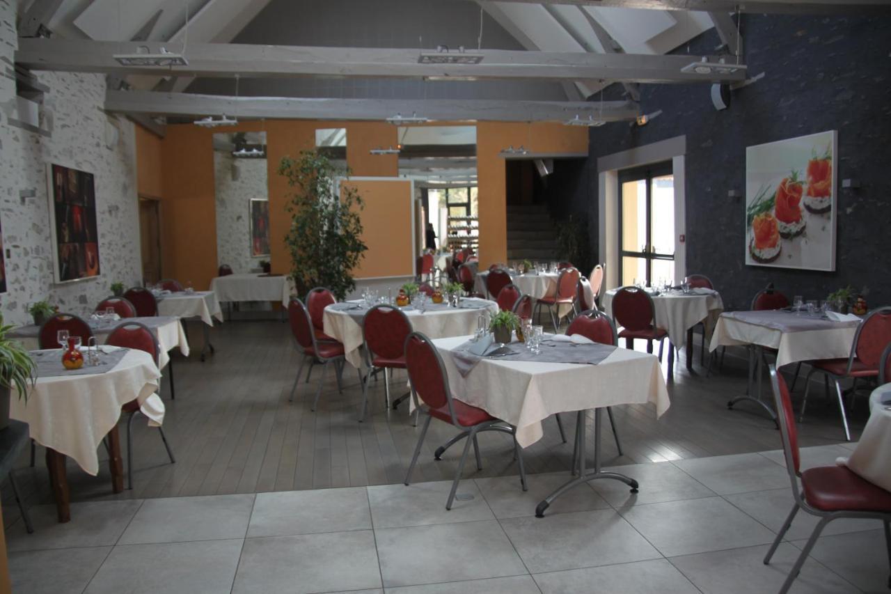 Le Relais Ξενοδοχείο Saint-Quentin-les-Anges Εξωτερικό φωτογραφία