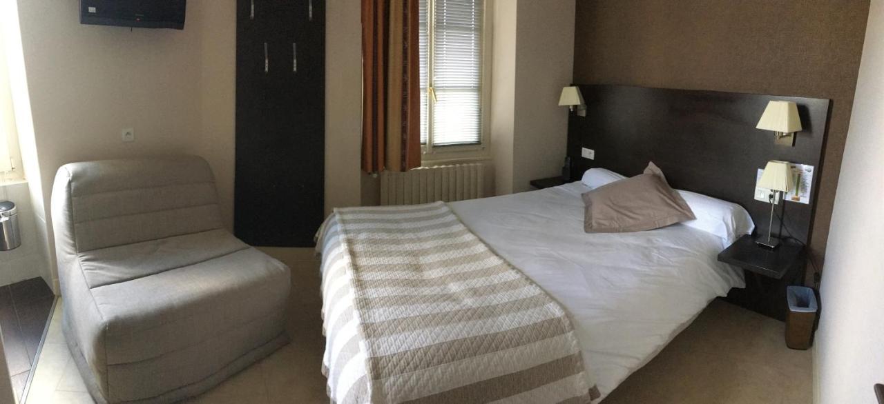 Le Relais Ξενοδοχείο Saint-Quentin-les-Anges Εξωτερικό φωτογραφία